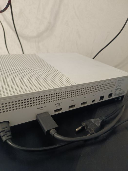 Продам Xbox one в идеале