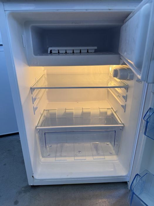 Фризер Vestfrost A+ и Хладилник със камера