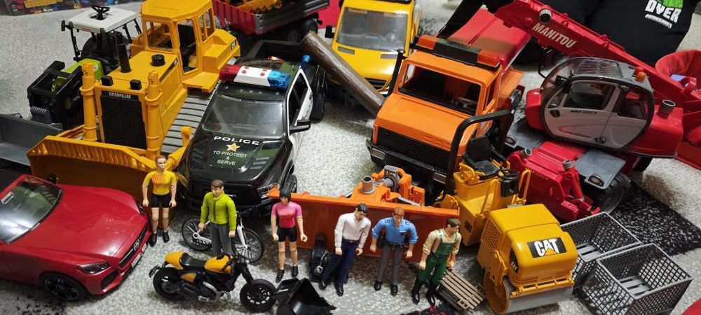 Jucării Bruder, modele multiple, accesorii, personaje