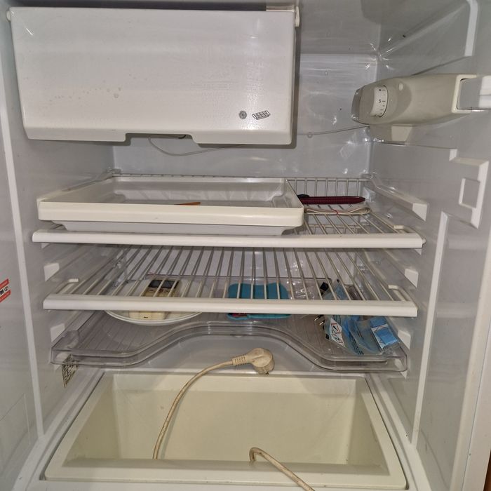 Мини хладилник Аристон