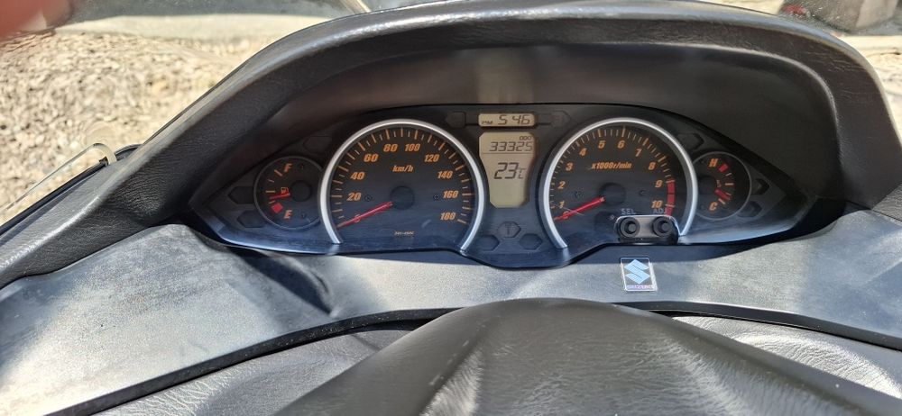 Suzuki burgman 400