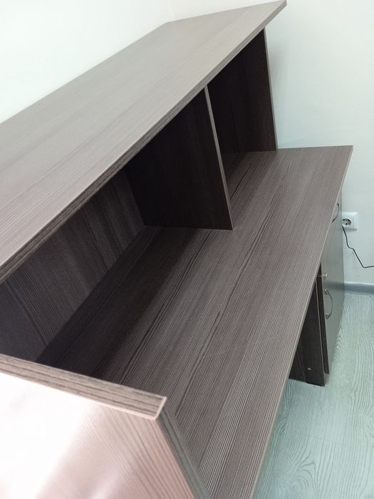 Стол, стройка ресепшна