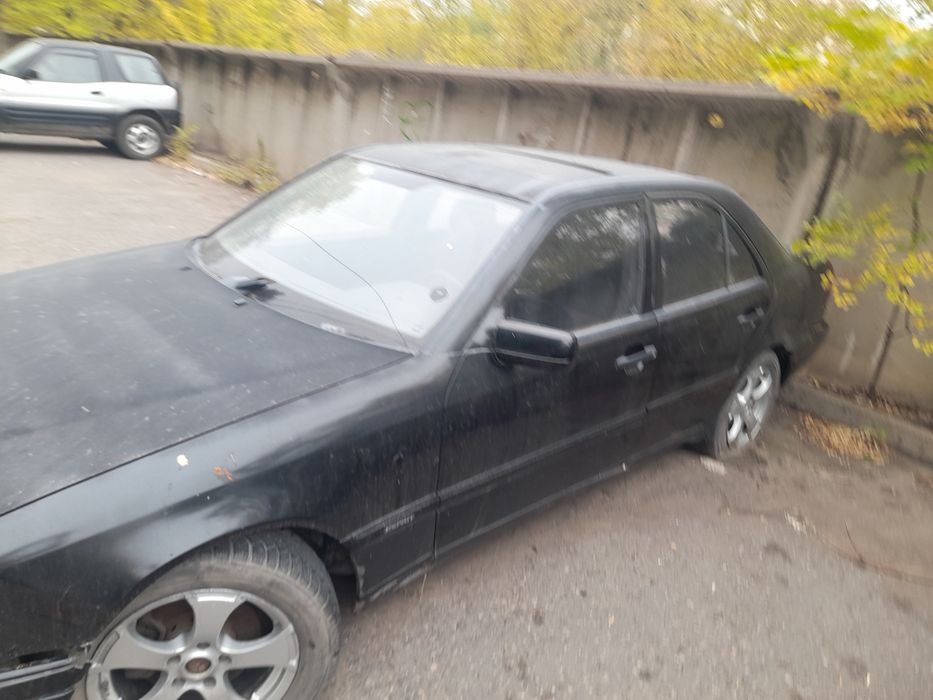Мерседес     C180