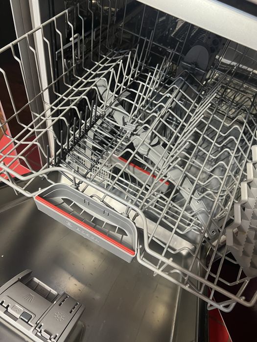 Продам посудомоечную машину