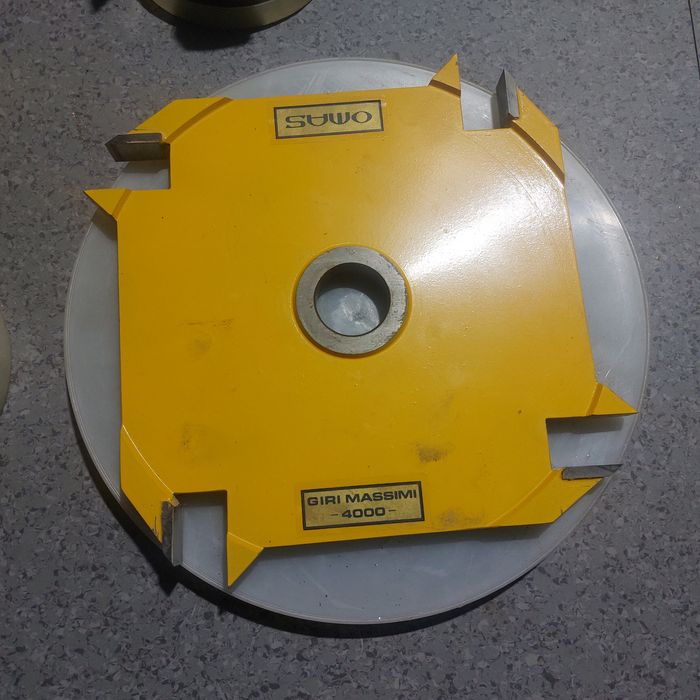 Vand freze pentru lemn