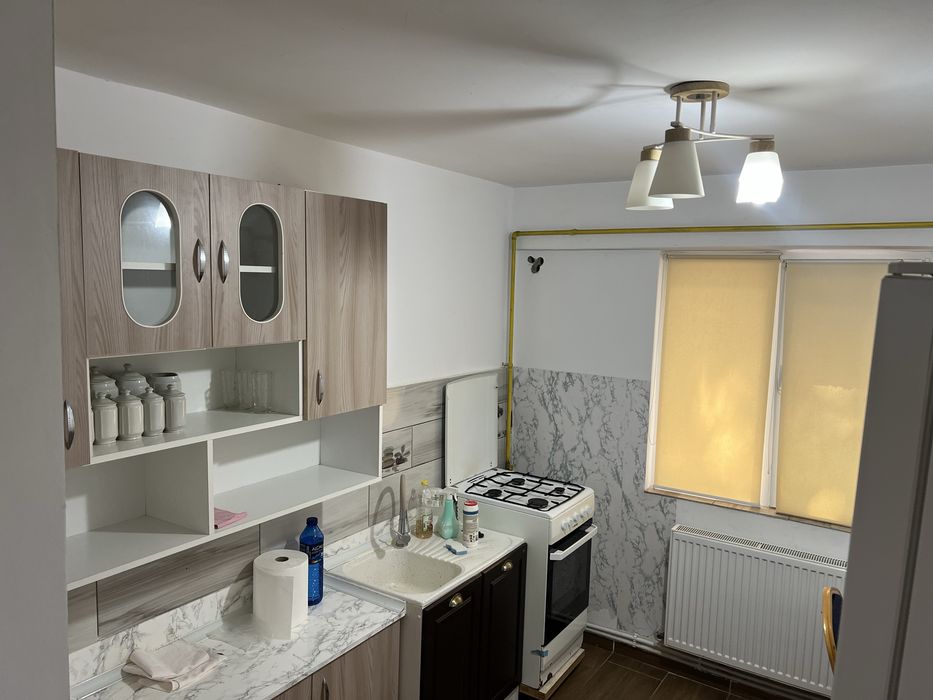 Inchiriez apartament 2 camere