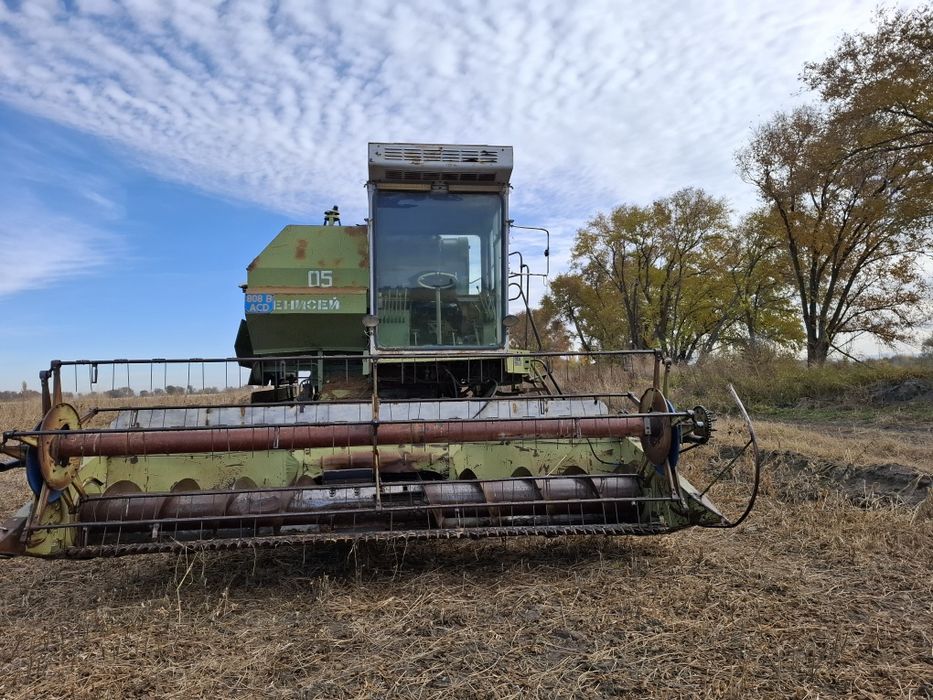 Продаётся комбайн Енисей 2003 года