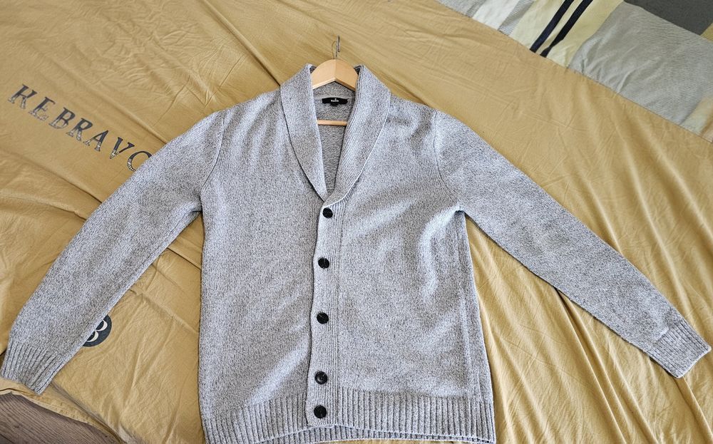 Продам серый мужской кардиган