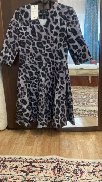 Продам женские платья