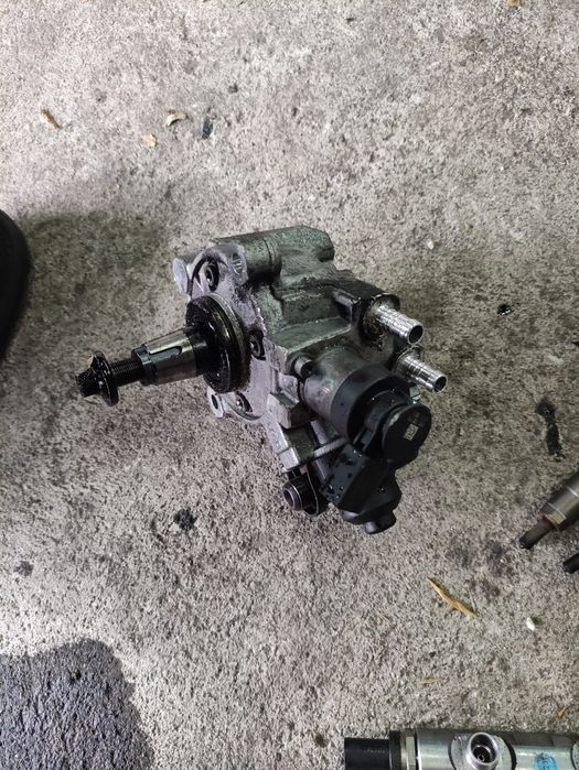 Дюзи и помпа за BMW 2.0d N47