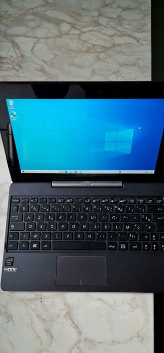 Laptop/tabletă Asus 2 în 1 10.1 inch