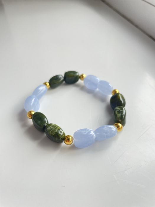 Bratara handmade realizata cu margele acrilice de calitate
