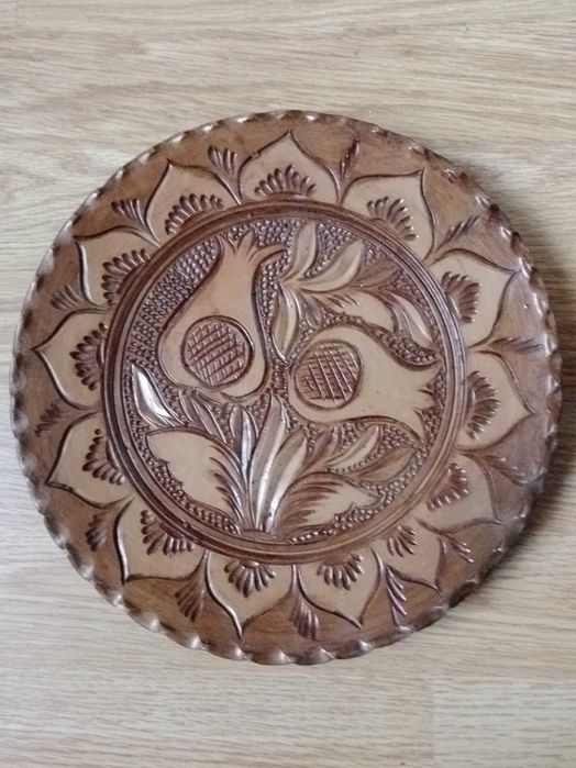 Farfurii vechi de perete superbe