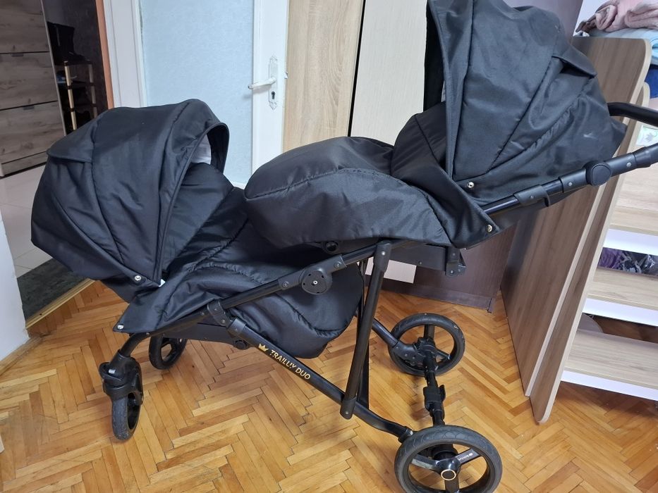 Vând carucior pentru gemeni 3 în 1