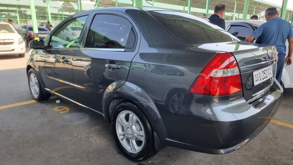 Нексия 3 позиция  автомат равон пробег 142000км
