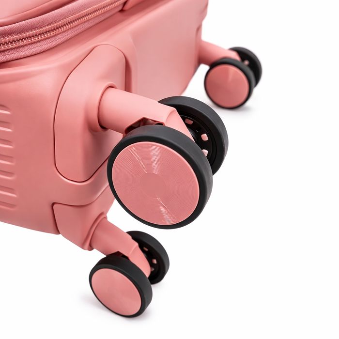 Комплект чемоданов