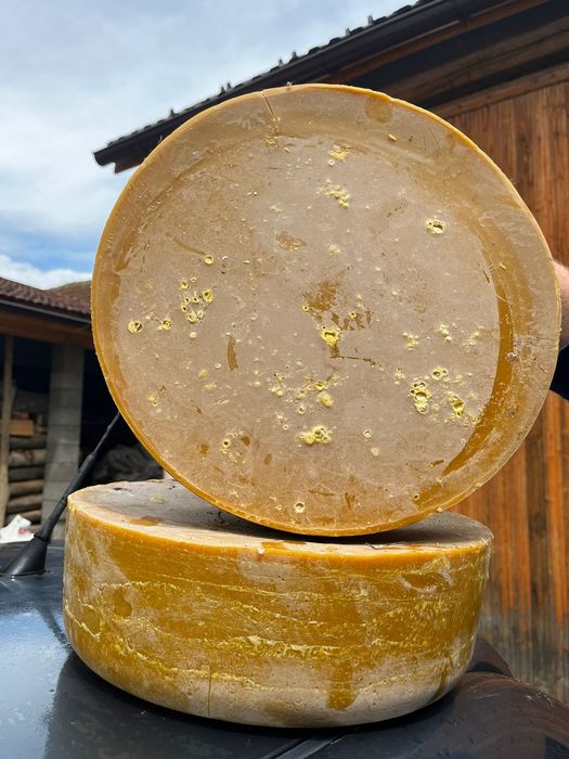 Vând ceară naturală albine