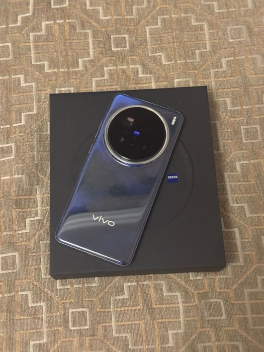 Vivo x200 pro saphire blue
