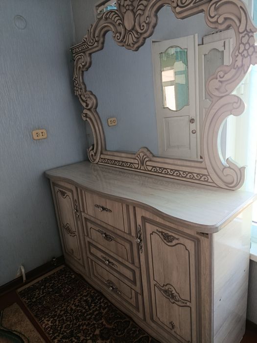 Спальный гарнитур