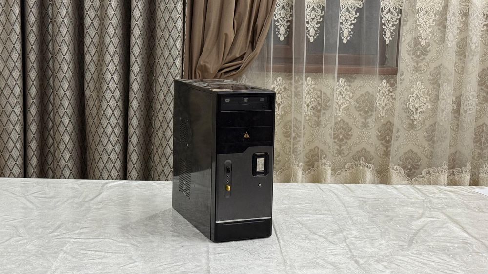 Компьютер с блоком