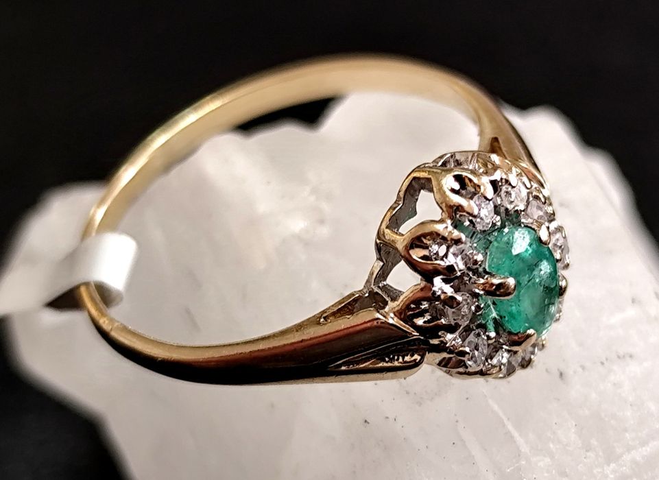 Златен Пръстен / Изумруд / Брилянти