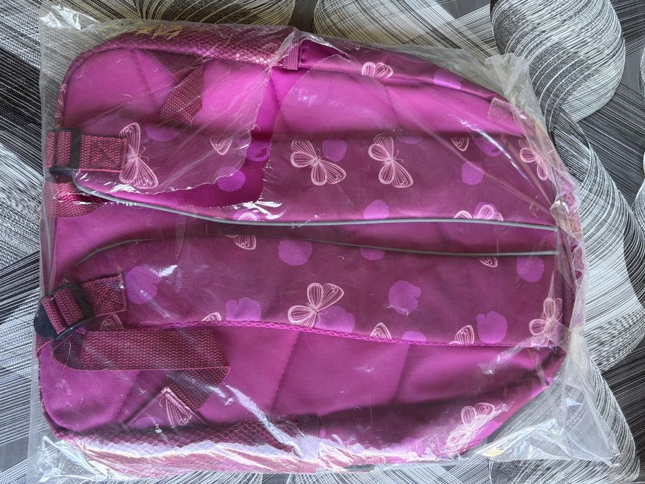 Чисто нова с етикет Раница за ученичка