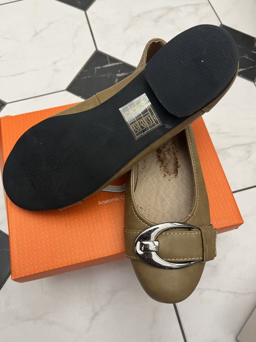 Продам женскую обувь