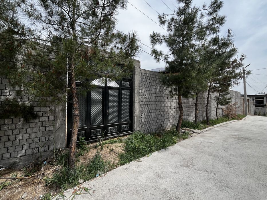 Уч кахрамон участок 5 соток 8 комнат (от поста 1 км)