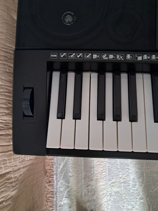 Синтезатор YM 928