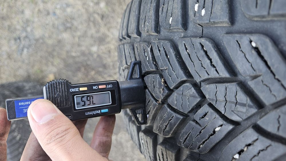 2бр гуми 215 65 16 дот 20 фулда