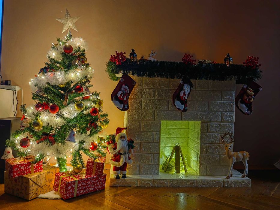 Камина за коледна декорация