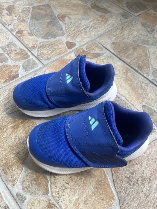 Детски маратонки Адидас!