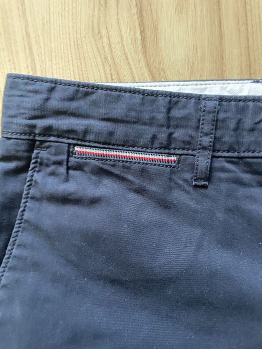 TOMMY HILFIGER / мъжки къс панталон W32