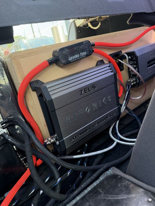 Subwoofer Hifonics ZRX12D2 1000w RMS + amplificator + incinta