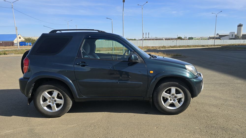 Toyota RAV4 II (XA20) 2001, 2л.