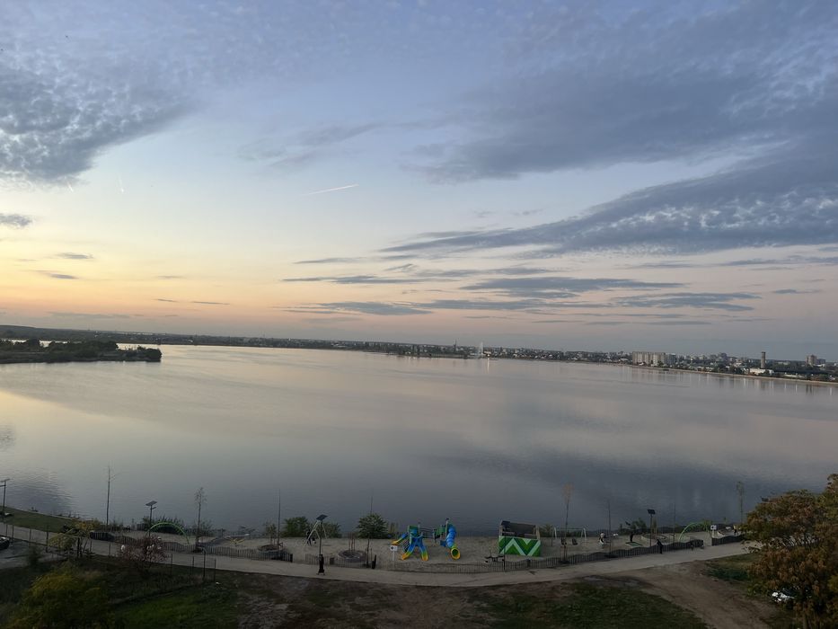 Garsoniera spatioasa cu o vedere superba la Lacul Morii