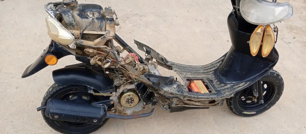 Скутер продается, требуется ремонт, заводится отлично