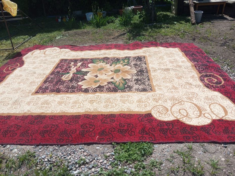 Продам разные ковры и паласы