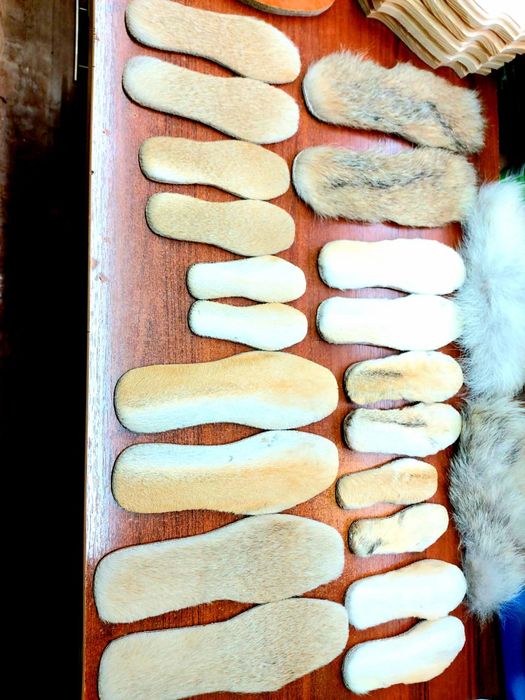 Стельки из натурального меха.