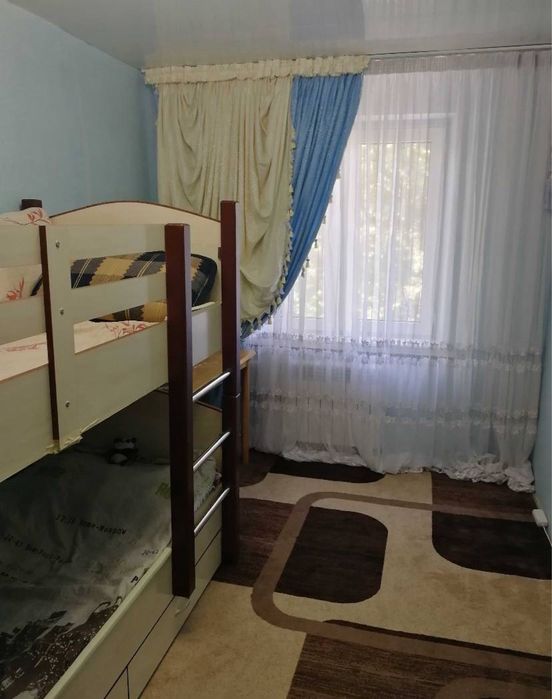 Чиланзар 6кв 2 комнатная Кирпич балкон 2/6