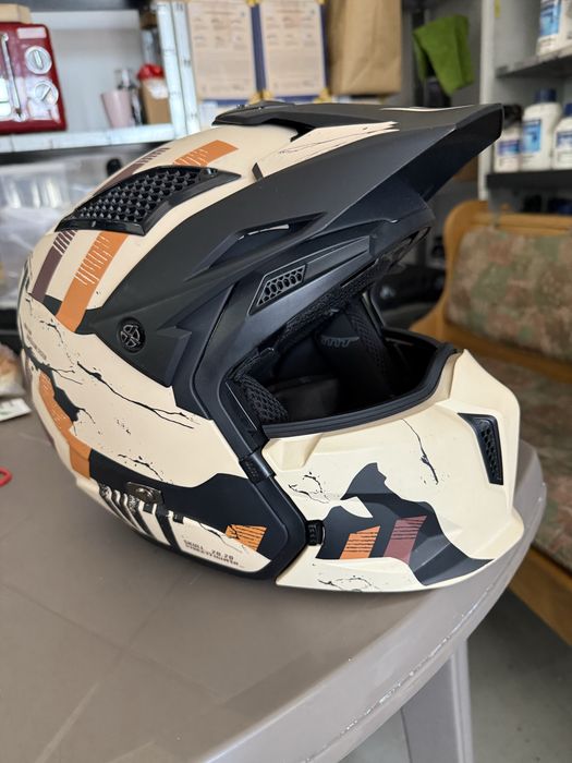 Casca Moto cu ochelari de soare