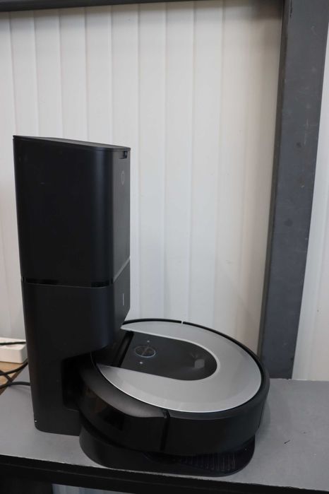 Прахосмукачка робот iRobot Roomba i7+