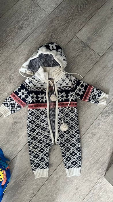 Продам зимнию куртку и комбинезон