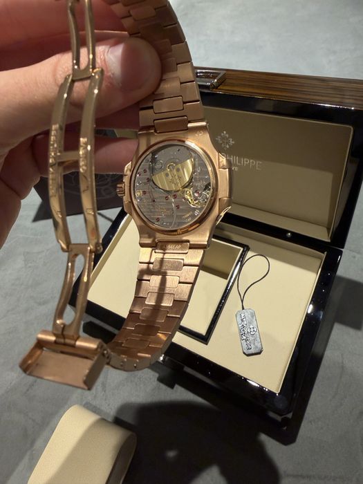 Patek Philippe Nautilus 5712-1R Rose Gold – Full Set – Nou