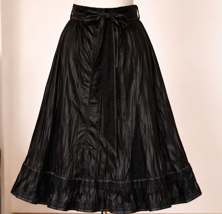 Стилни дамски поли