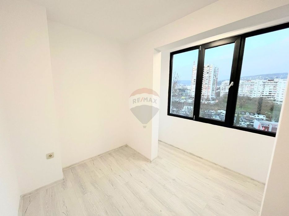 Продава се Тристаен апартамент в Варна, Младост 2 - 60 кв.м за 1189 €/кв.м - Снимка #10