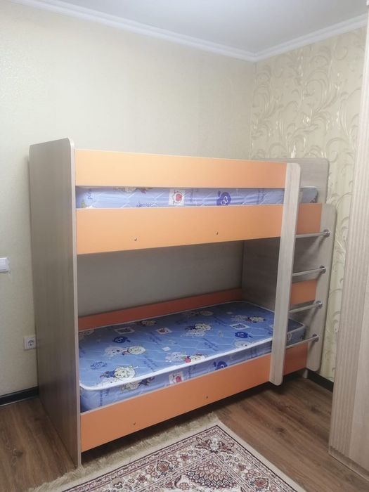 Двухярусная кровать б/у