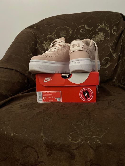 Adidasi Nike sport Court Vision Alta, 37,5 cm