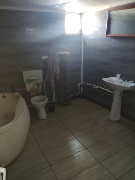 Închiriez casa la Movileni