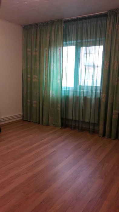 3 Decomandate Craiovita 2/4 liber.